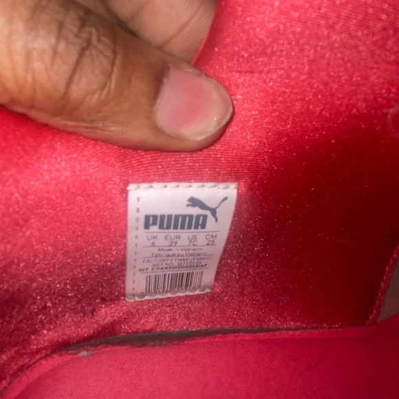 Puma tennis shoes - Picture 4 of 4